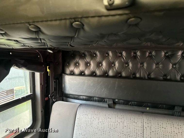 image for item YA0570 2018 Kenworth W900 semi truck