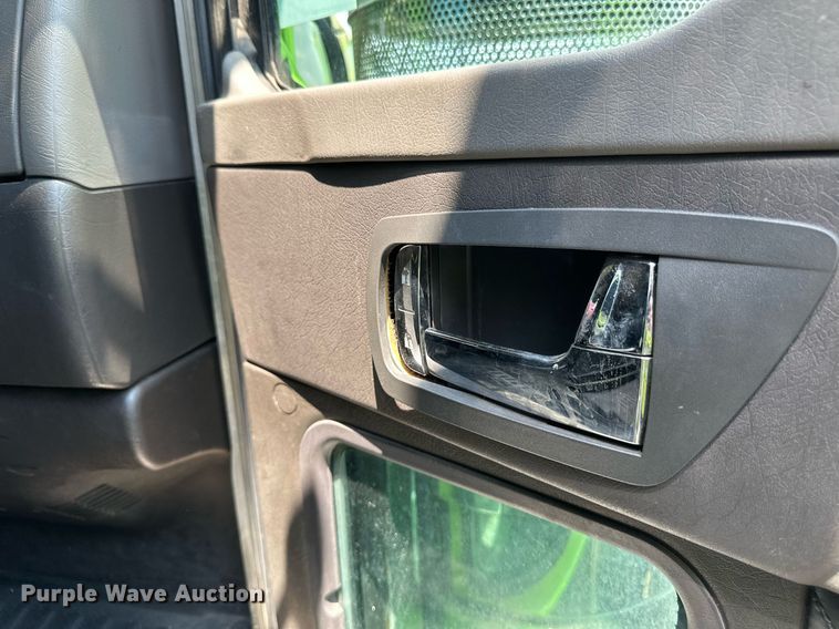 image for item YA0570 2018 Kenworth W900 semi truck