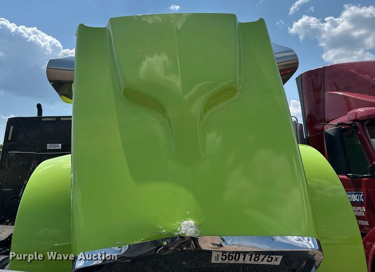 image for item YA0570 2018 Kenworth W900 semi truck