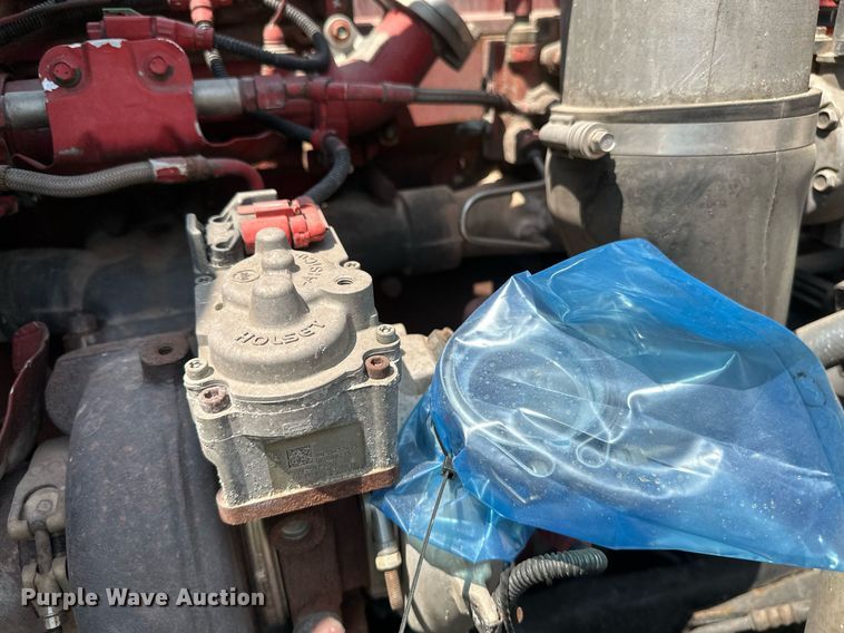 image for item YA0570 2018 Kenworth W900 semi truck