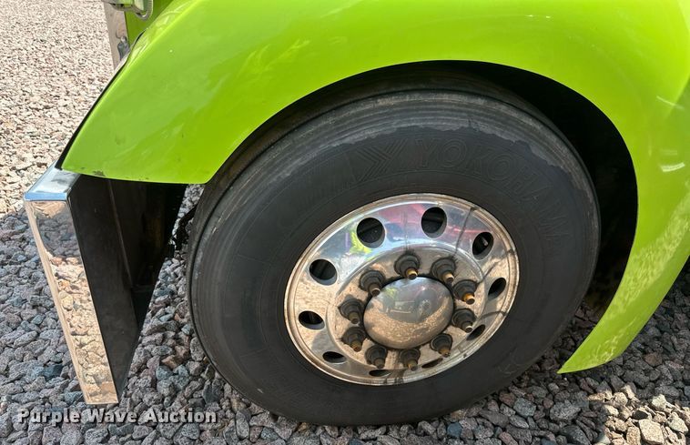 image for item YA0570 2018 Kenworth W900 semi truck