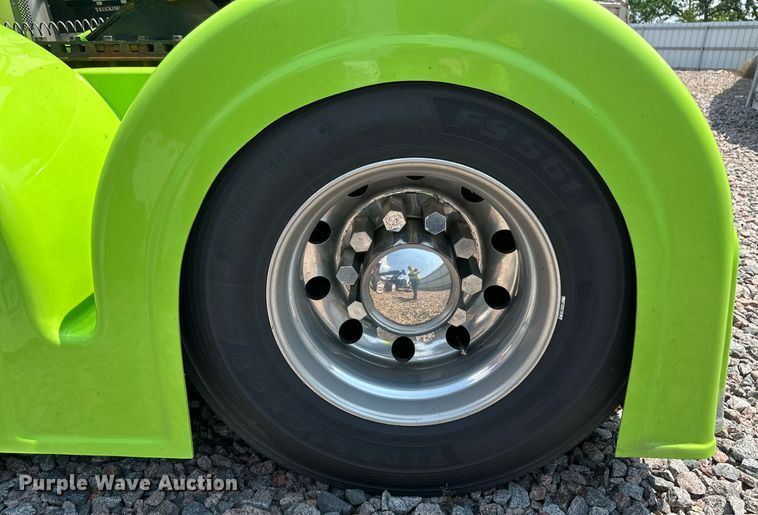 image for item YA0570 2018 Kenworth W900 semi truck