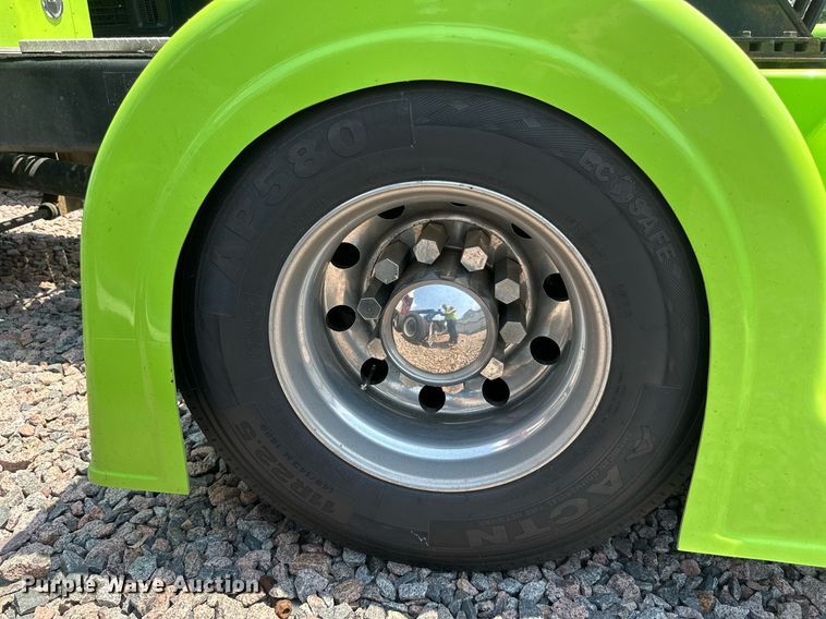 image for item YA0570 2018 Kenworth W900 semi truck