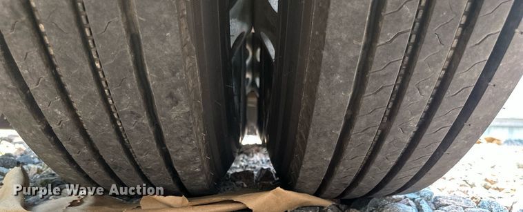 image for item YA0570 2018 Kenworth W900 semi truck