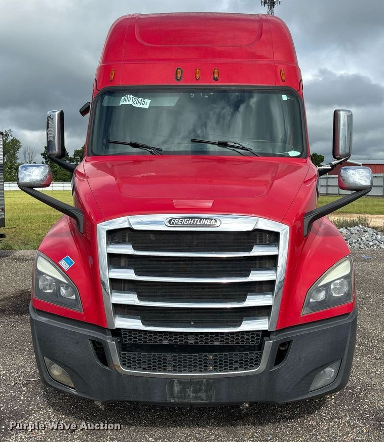 CAMIóN CAMAROTE 2019 FREIGHTLINER