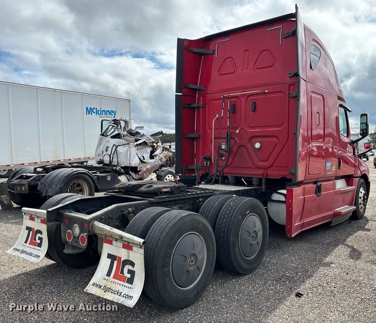 CAMIóN CAMAROTE 2019 FREIGHTLINER