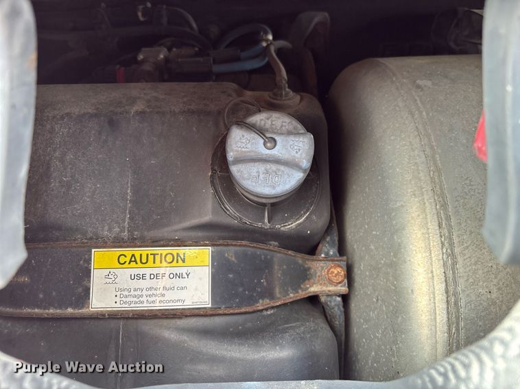 image for item YA0634 2019 Freightliner Cascadia 126 semi truck