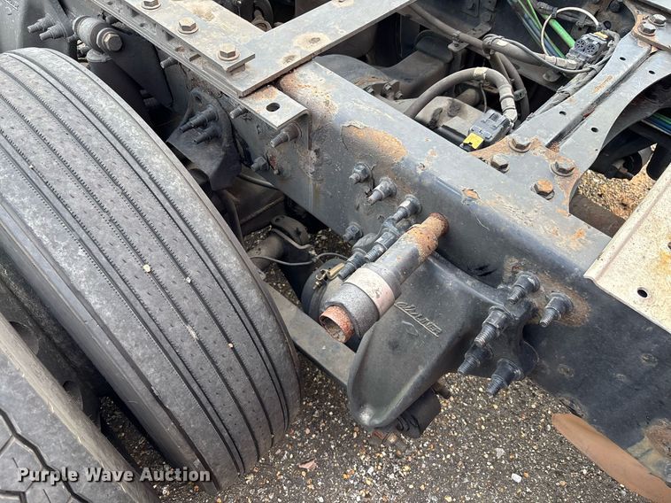 image for item YA0634 2019 Freightliner Cascadia 126 semi truck