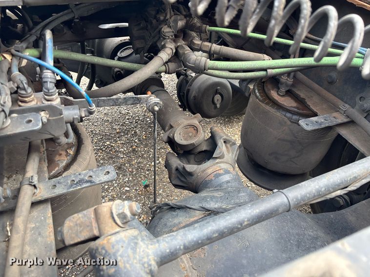 image for item YA0634 2019 Freightliner Cascadia 126 semi truck