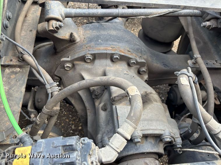 image for item YA0634 2019 Freightliner Cascadia 126 semi truck