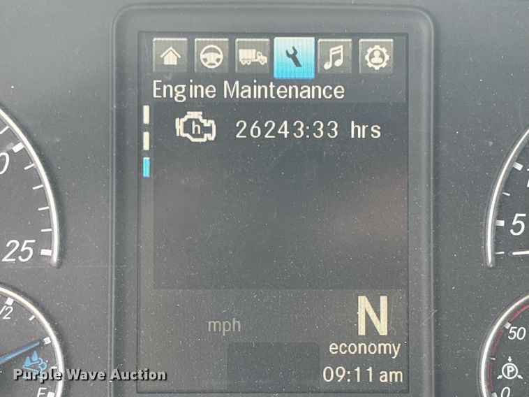 image for item YA0634 2019 Freightliner Cascadia 126 semi truck