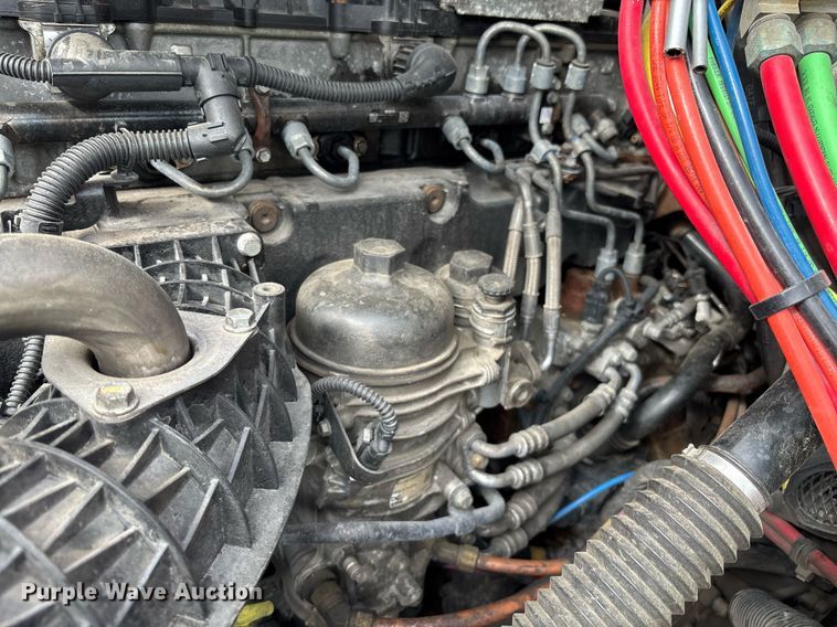 image for item YA0634 2019 Freightliner Cascadia 126 semi truck