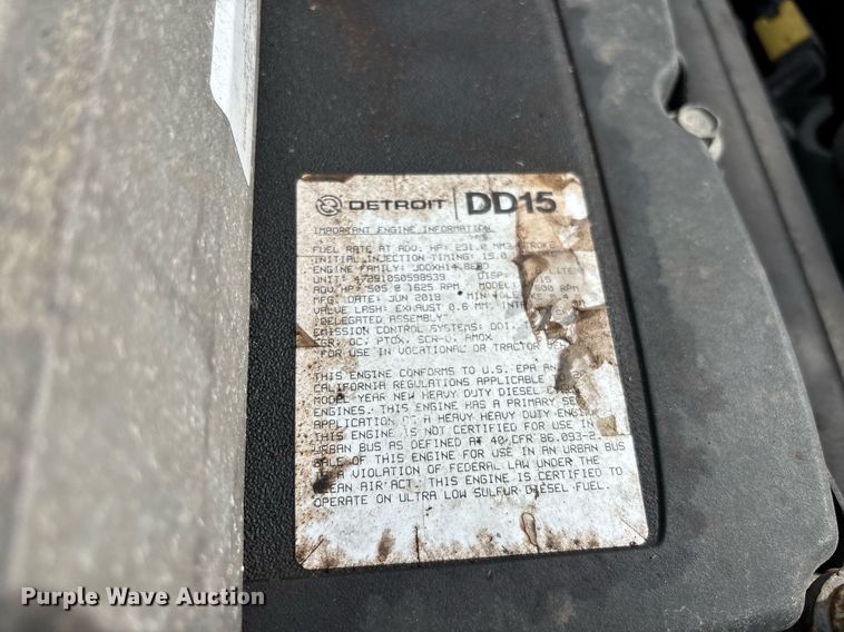 image for item YA0634 2019 Freightliner Cascadia 126 semi truck