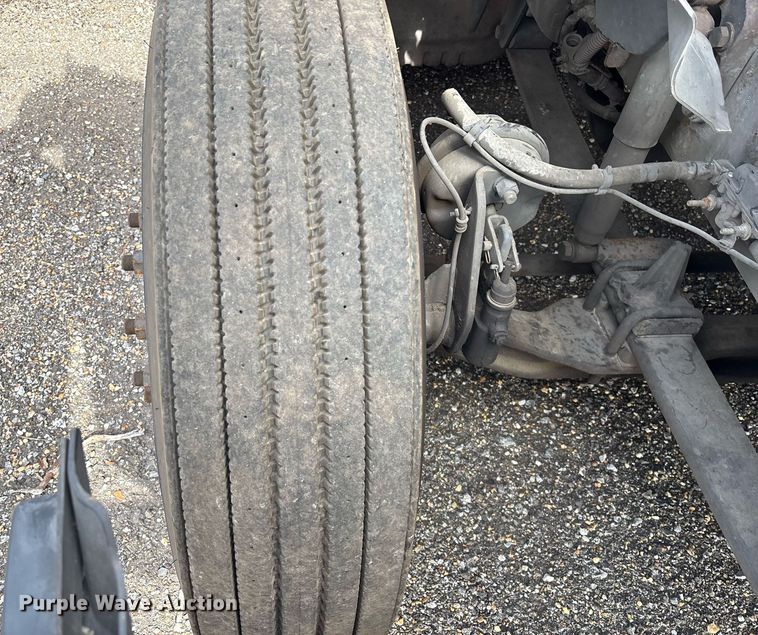 image for item YA0634 2019 Freightliner Cascadia 126 semi truck