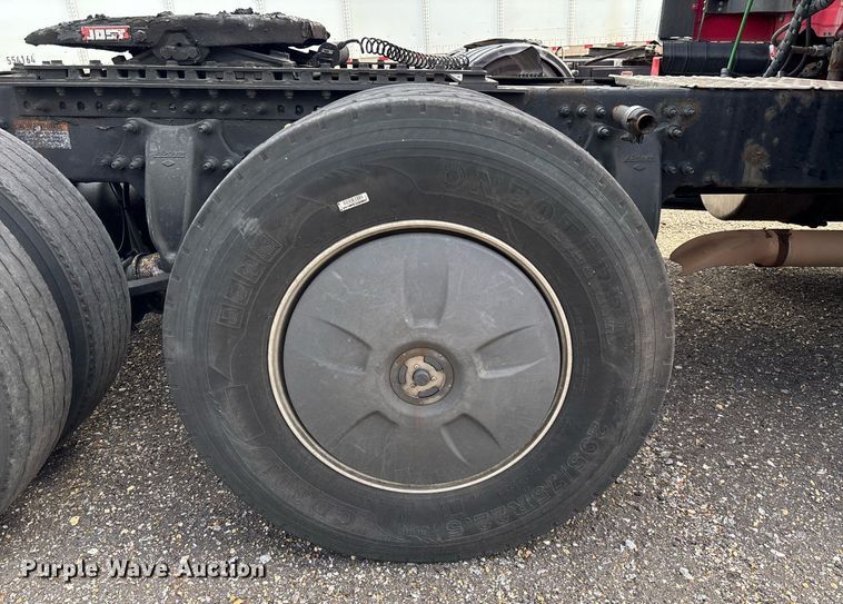 image for item YA0634 2019 Freightliner Cascadia 126 semi truck