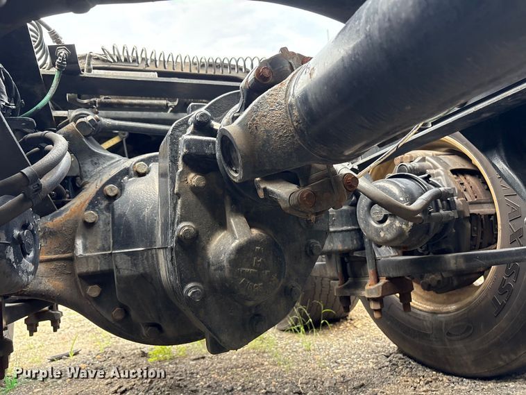 image for item YA0656 2020 Freightliner Cascadia semi truck