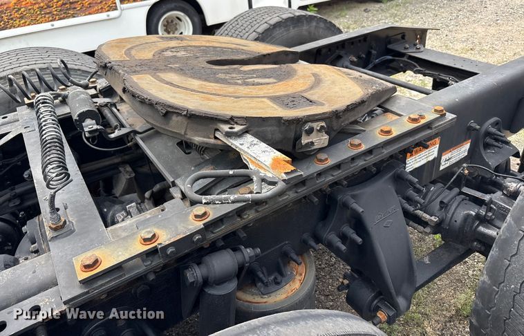 image for item YA0656 2020 Freightliner Cascadia semi truck