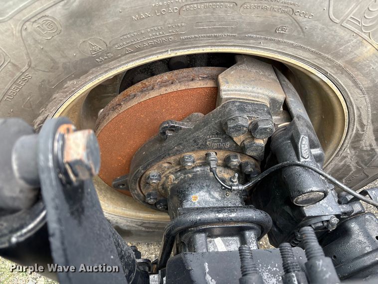 image for item YA0656 2020 Freightliner Cascadia semi truck