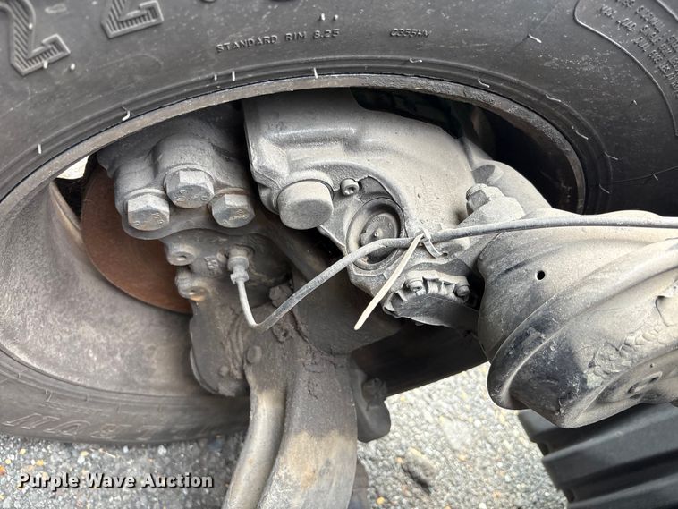 image for item YA0656 2020 Freightliner Cascadia semi truck