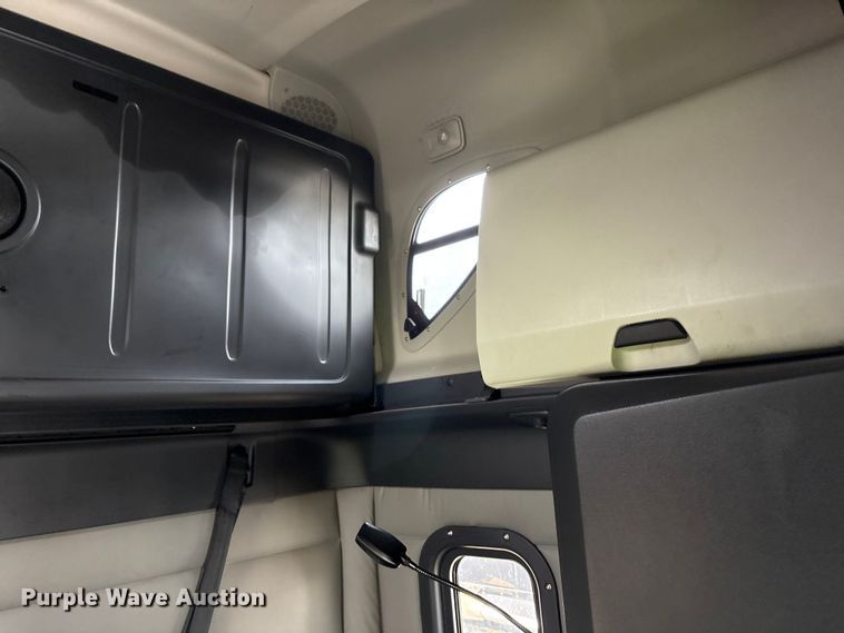 image for item YA0656 2020 Freightliner Cascadia semi truck