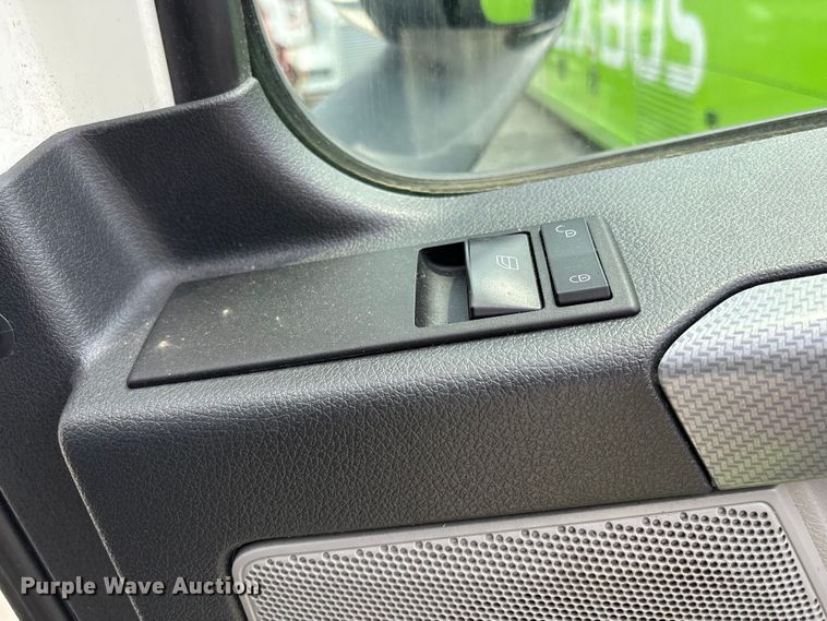 image for item YA0656 2020 Freightliner Cascadia semi truck