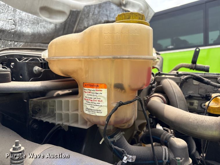 image for item YA0656 2020 Freightliner Cascadia semi truck