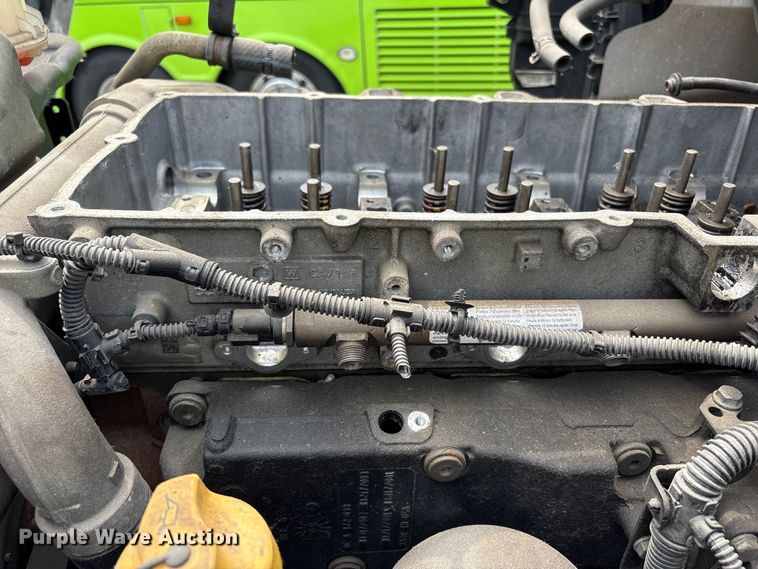 image for item YA0656 2020 Freightliner Cascadia semi truck