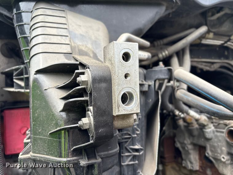 image for item YA0656 2020 Freightliner Cascadia semi truck