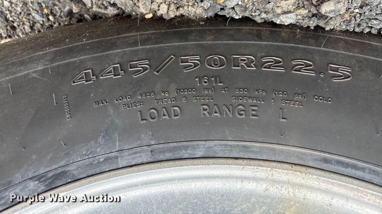 image for item YA0656 2020 Freightliner Cascadia semi truck