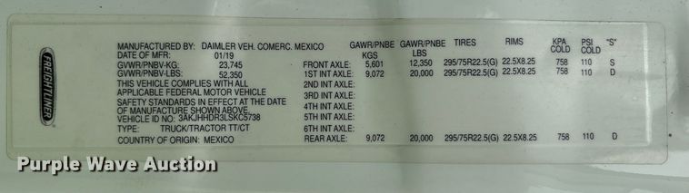 image for item YA0656 2020 Freightliner Cascadia semi truck