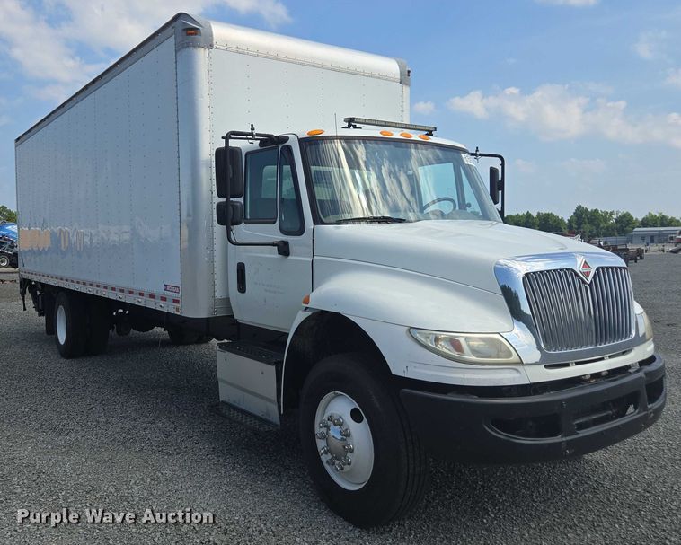 image for item YA0658 2017 International 4300 box truck