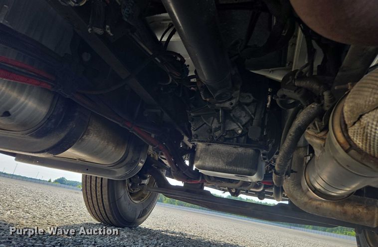 image for item YA0658 2017 International 4300 box truck