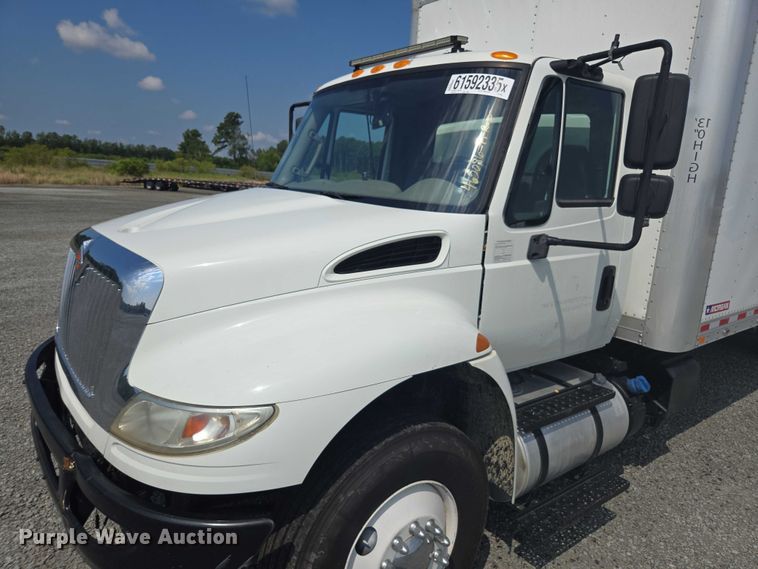 image for item YA0658 2017 International 4300 box truck