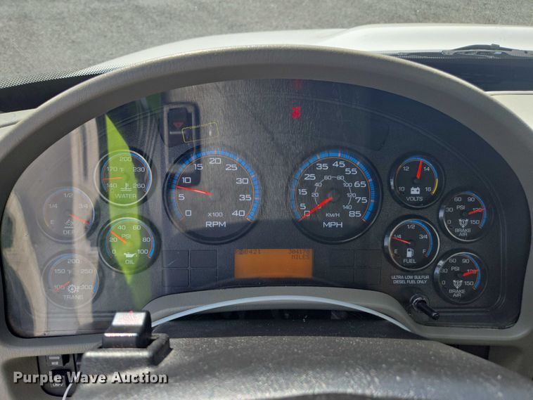 image for item YA0658 2017 International 4300 box truck