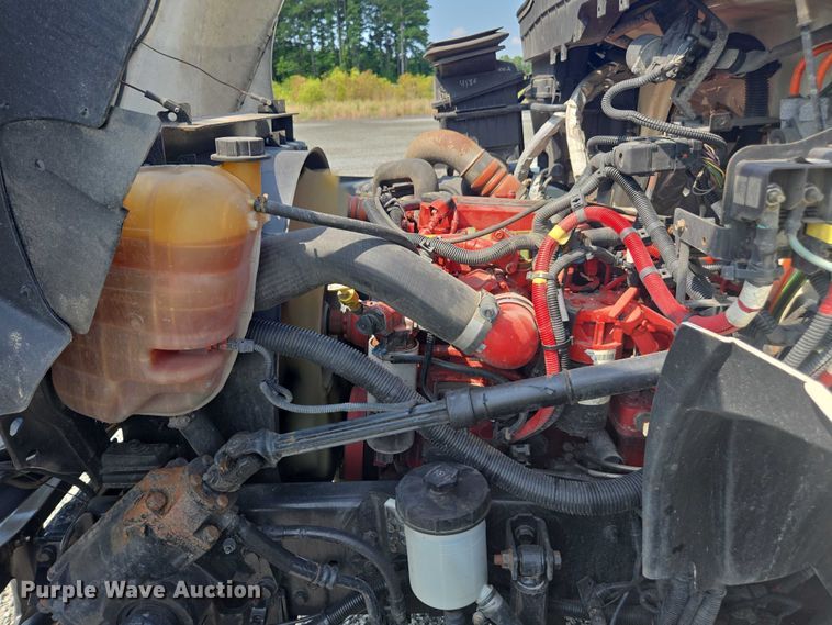 image for item YA0658 2017 International 4300 box truck