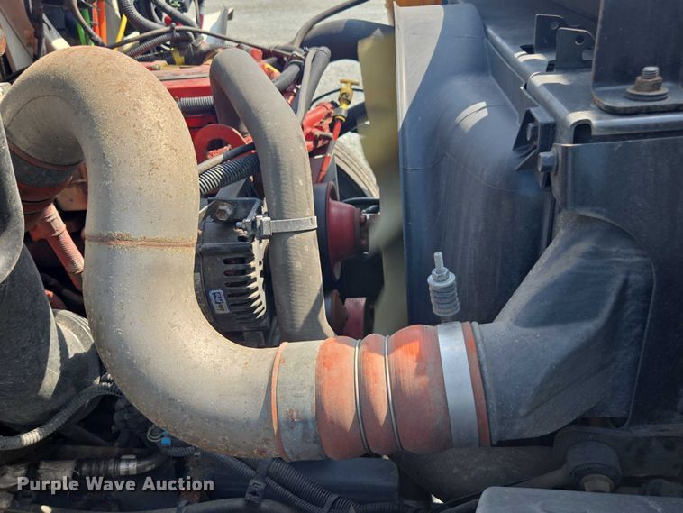 image for item YA0658 2017 International 4300 box truck