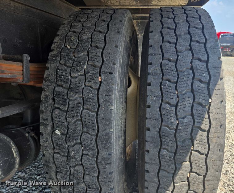 image for item YA0658 2017 International 4300 box truck