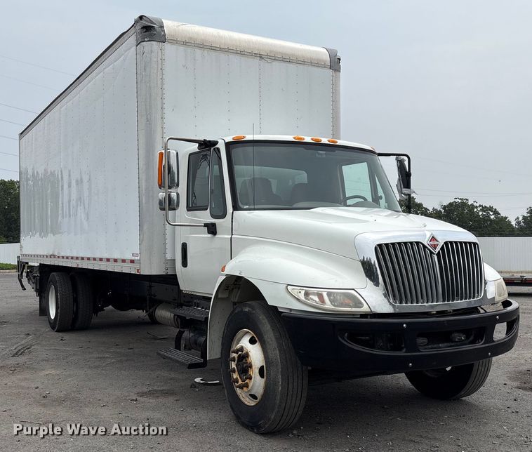 image for item YA0688 2018 International 4300 box truck