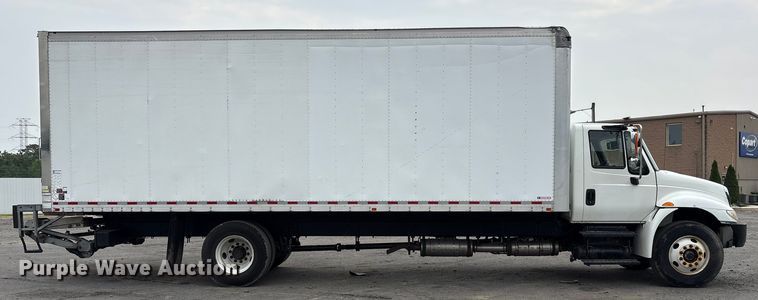 image for item YA0688 2018 International 4300 box truck
