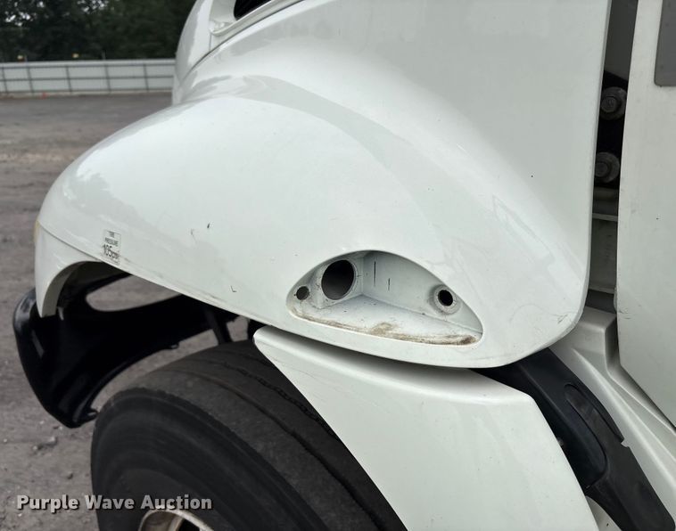 image for item YA0688 2018 International 4300 box truck