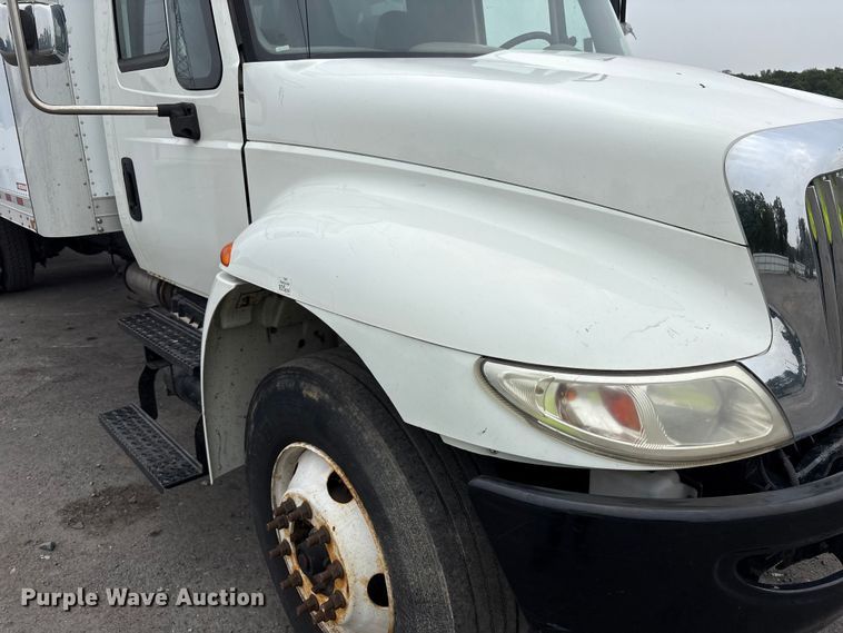 image for item YA0688 2018 International 4300 box truck