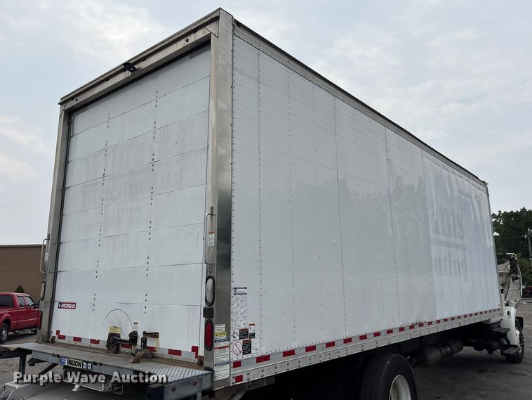 image for item YA0688 2018 International 4300 box truck