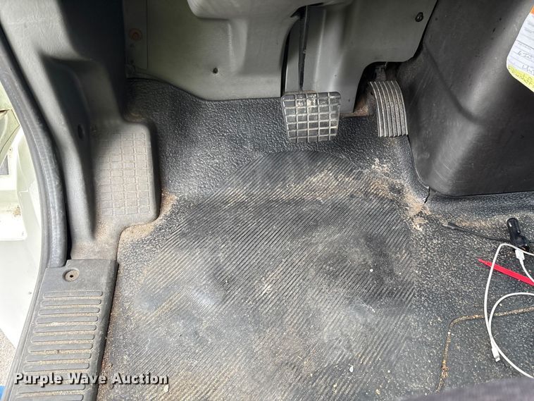 image for item YA0688 2018 International 4300 box truck