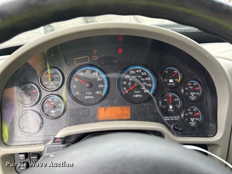 image for item YA0688 2018 International 4300 box truck