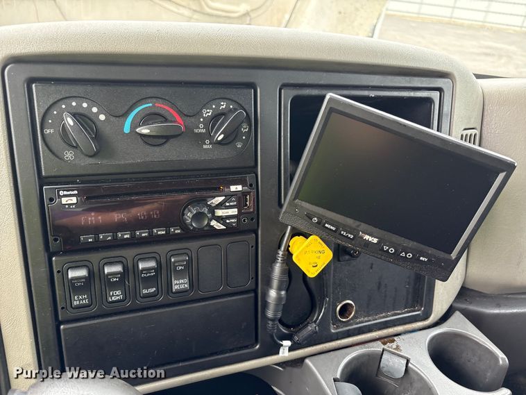 image for item YA0688 2018 International 4300 box truck