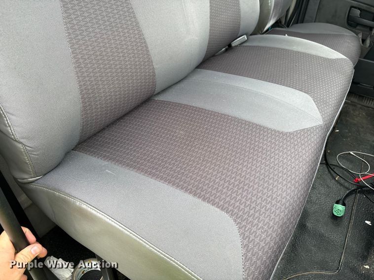 image for item YA0688 2018 International 4300 box truck