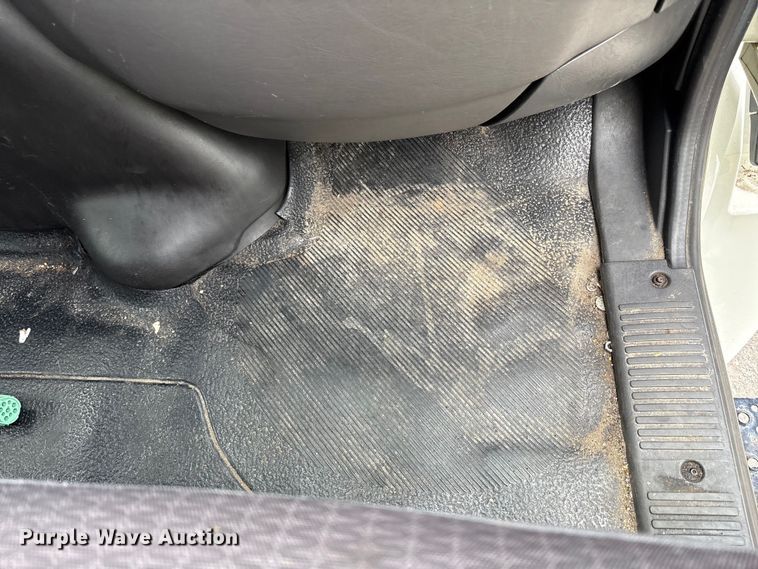 image for item YA0688 2018 International 4300 box truck