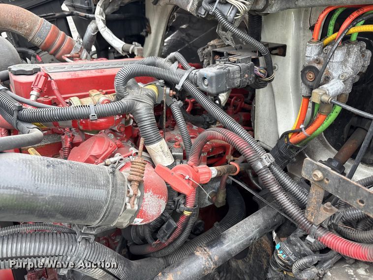 image for item YA0688 2018 International 4300 box truck