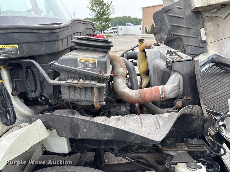 image for item YA0688 2018 International 4300 box truck