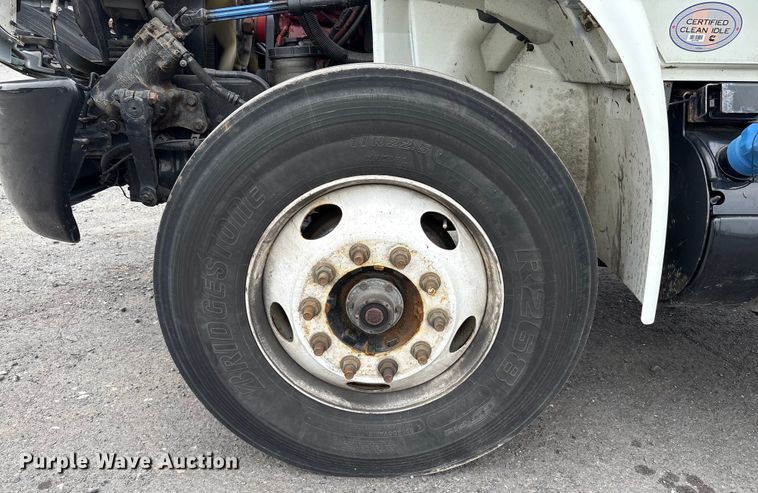 image for item YA0688 2018 International 4300 box truck